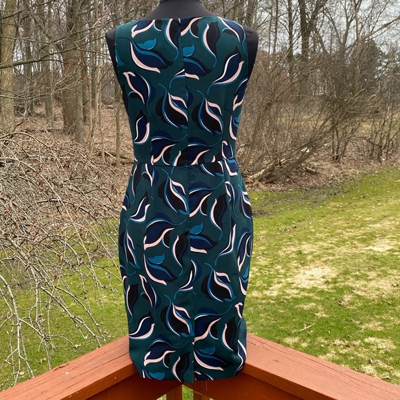 NWOT Beautiful Forest Green Dress,pale pink,blue, black, teal & white patterns. - Picture 5 of 11